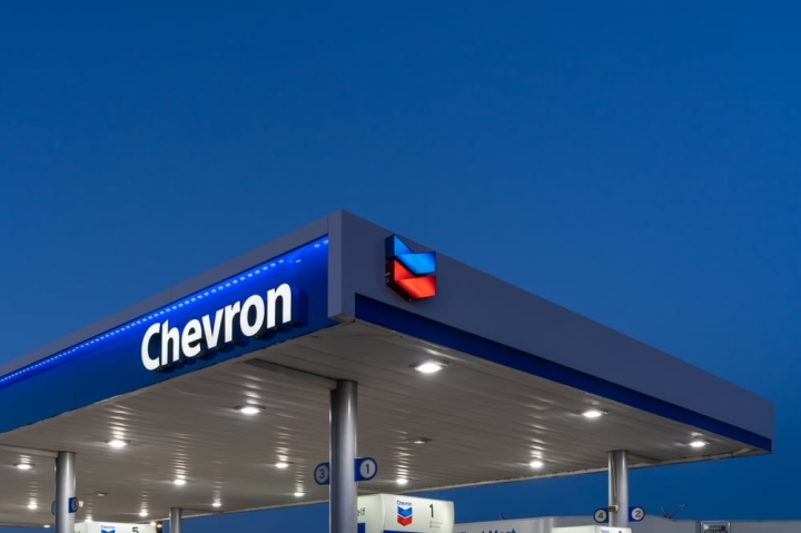 Chevron: практический путь декарбонизации через биотопливо и геотермальная энергетика