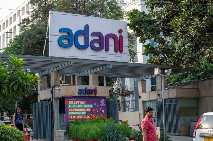 Инвестиции Adani-Google укрепляют цифровую инфраструктуру Индии для ИИ и чистой энергии