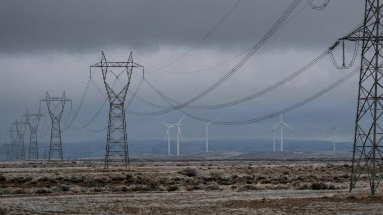 Год энергетическому плану ЕС: сети, налоги и климат